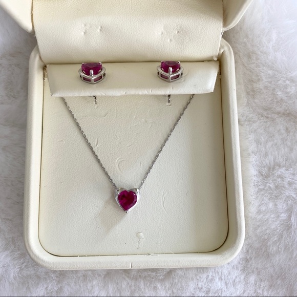 Jared white gold and ruby heart valentine’s set - Picture 1 of 5